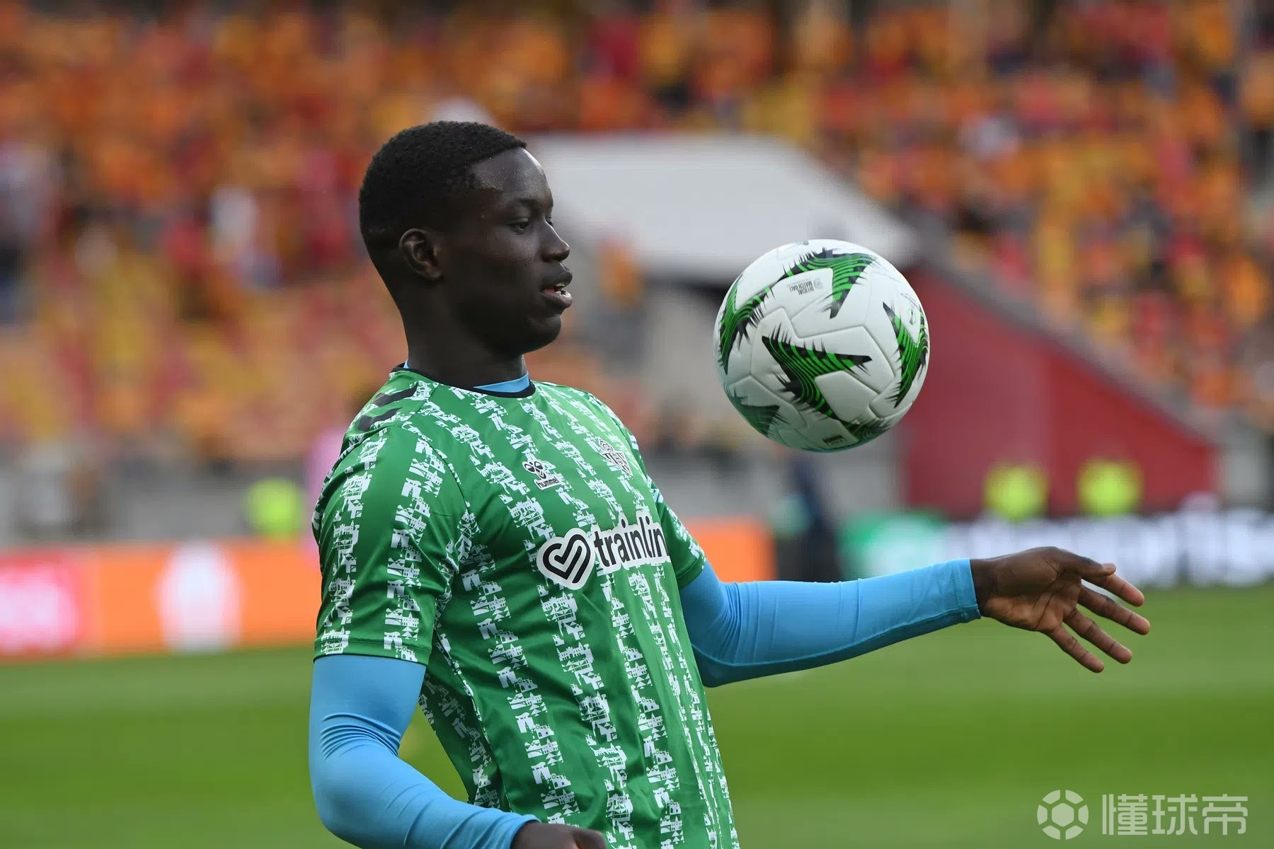 关于冲刺阶段突围战来临；埃因霍温围绕国王杯绝杀压哨；球迷炸锅；赛季目标并未改变的信息